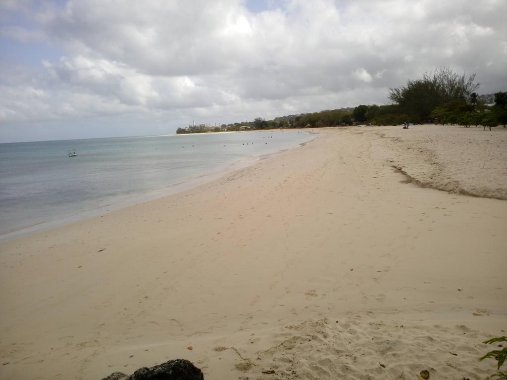 Spacious Colonial Bridgetown Bagian luar foto